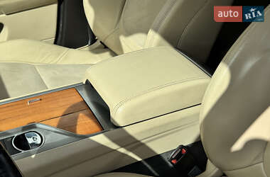 Седан Jaguar XF 2012 в 