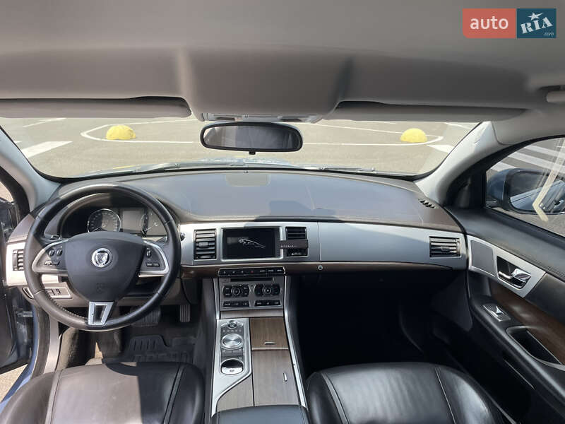 Седан Jaguar XF 2013 в Києві