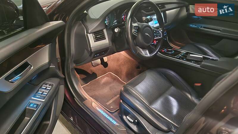 Седан Jaguar XF 2020 в Киеве