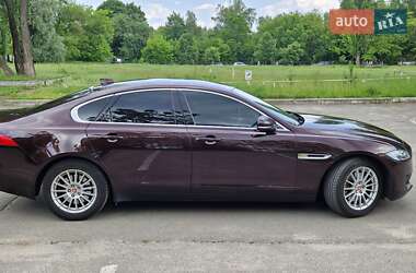 Седан Jaguar XF 2020 в 