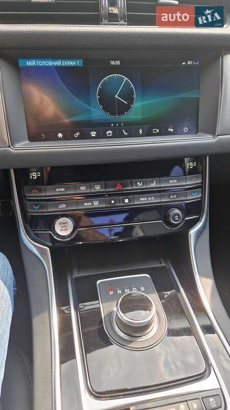 Седан Jaguar XF 2020 в Киеве