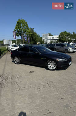 Седан Jaguar XF 2015 в 