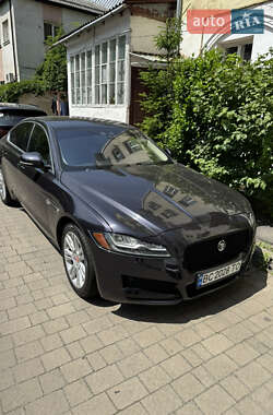 Седан Jaguar XF 2015 в Львові