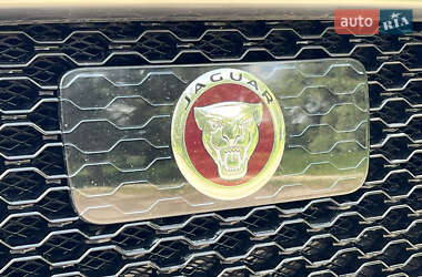 Седан Jaguar XF 2017 в 