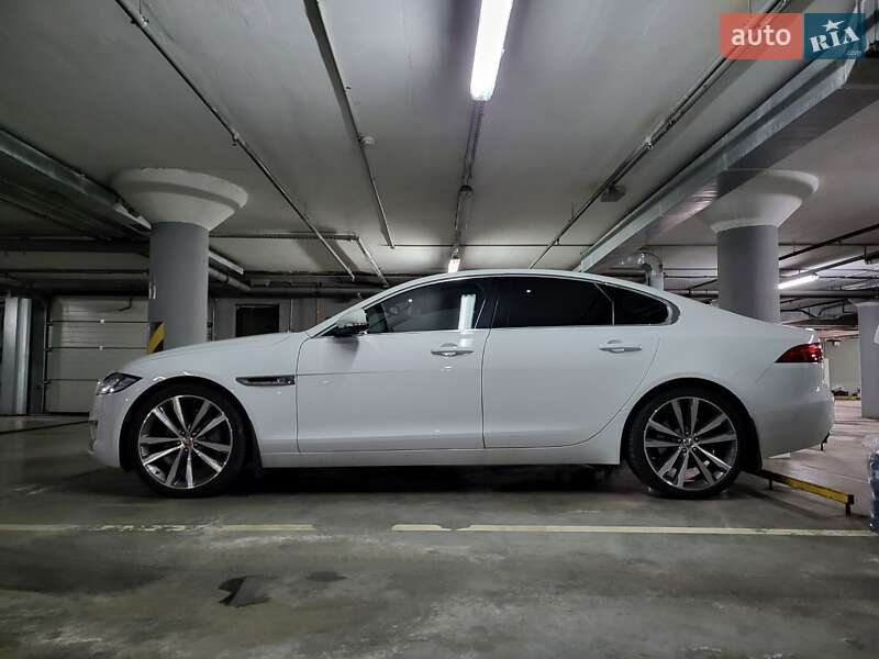 Jaguar XF 2016