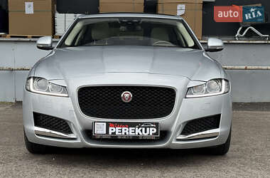 Седан Jaguar XF 2016 в 