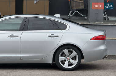 Седан Jaguar XF 2016 в 