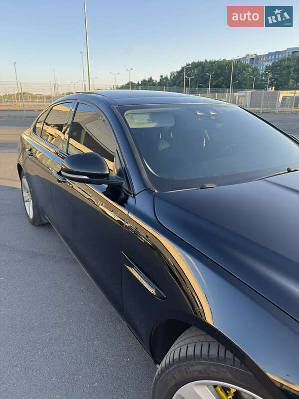 Седан Jaguar XF 2017 в Львове