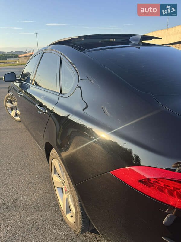 Седан Jaguar XF 2017 в Львове