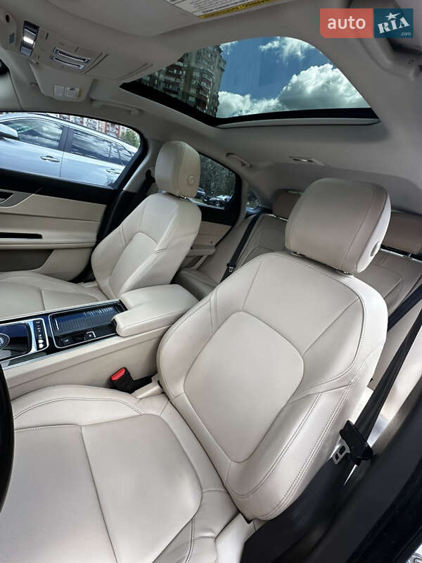 Седан Jaguar XF 2017 в Києві