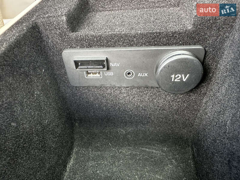 Седан Jaguar XF 2017 в Києві