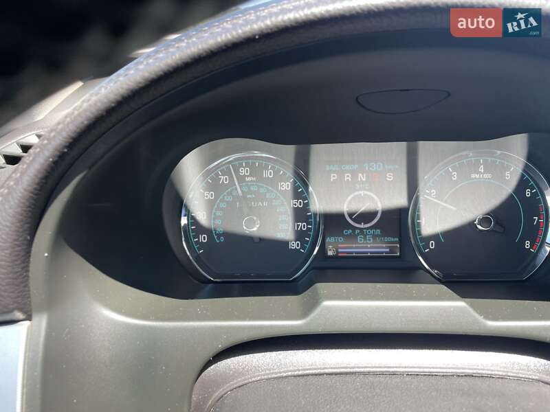 Седан Jaguar XF 2012 в Калуше