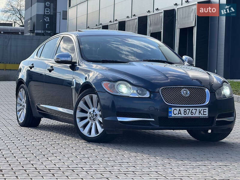Седан Jaguar XF 2008 в Ивано-Франковске