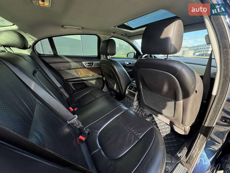 Седан Jaguar XF 2008 в Ивано-Франковске
