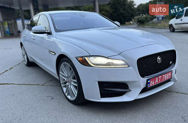 Седан Jaguar XF 2017 в 