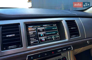 Седан Jaguar XF 2013 в 