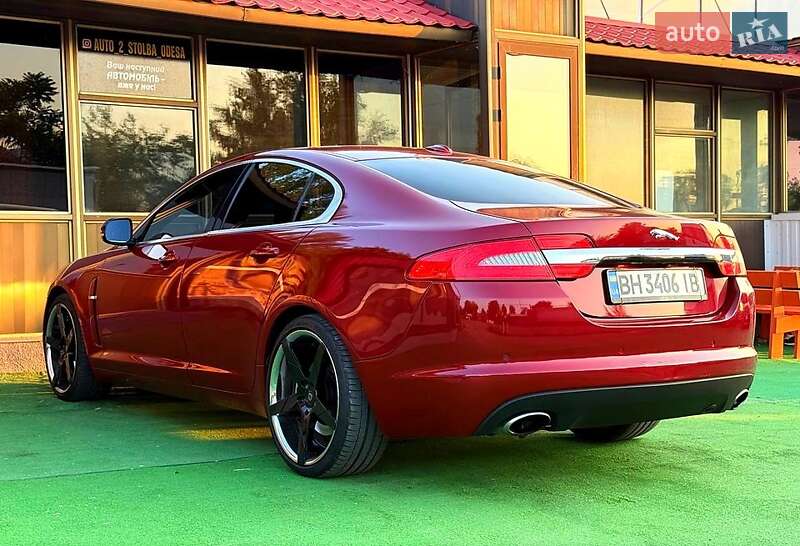 Седан Jaguar XF 2012 в Одессе