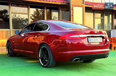 Седан Jaguar XF 2012 в 