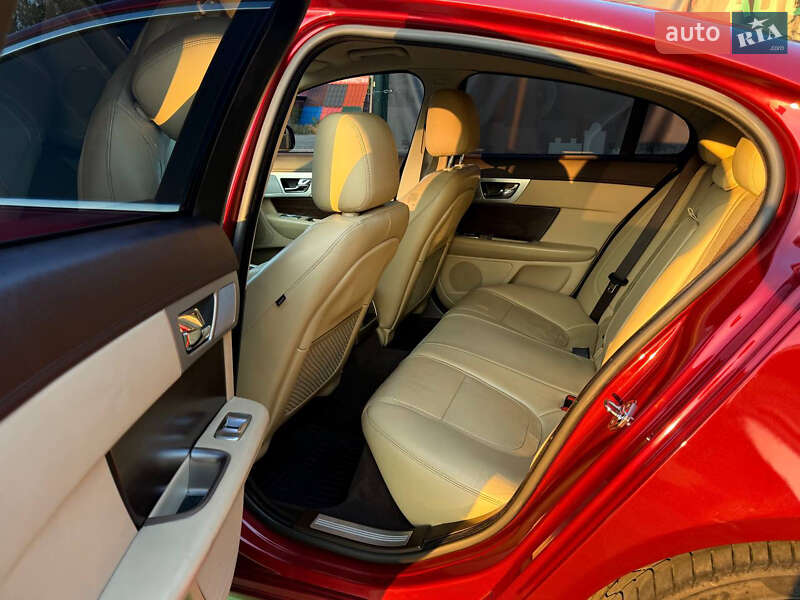 Седан Jaguar XF 2012 в Одессе