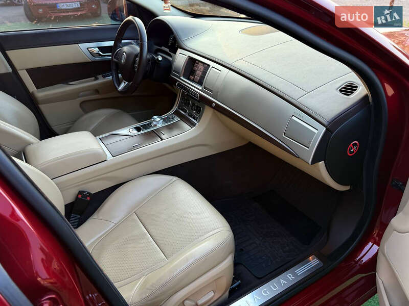 Седан Jaguar XF 2012 в Одессе