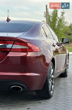 Седан Jaguar XF 2012 в 