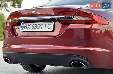 Седан Jaguar XF 2012 в 