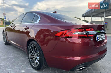 Седан Jaguar XF 2012 в 