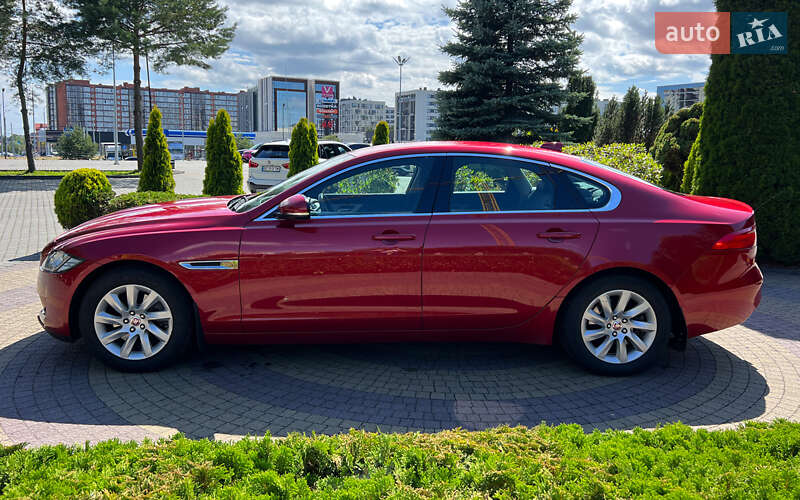 Седан Jaguar XF 2017 в Львове