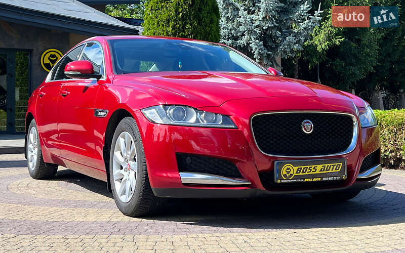 Седан Jaguar XF 2017 в Львове