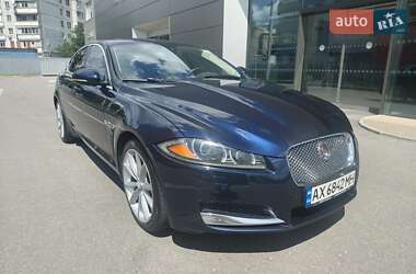 Седан Jaguar XF 2015 в 