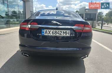 Седан Jaguar XF 2015 в 