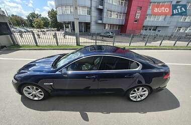 Седан Jaguar XF 2015 в 