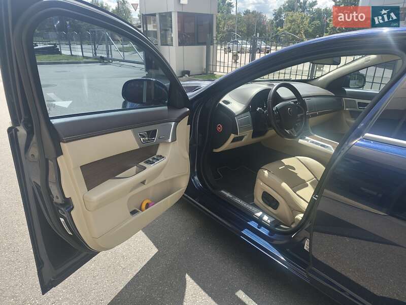 Седан Jaguar XF 2015 в Харькове фото 21 Седан Jaguar XF 2015 в Харькове