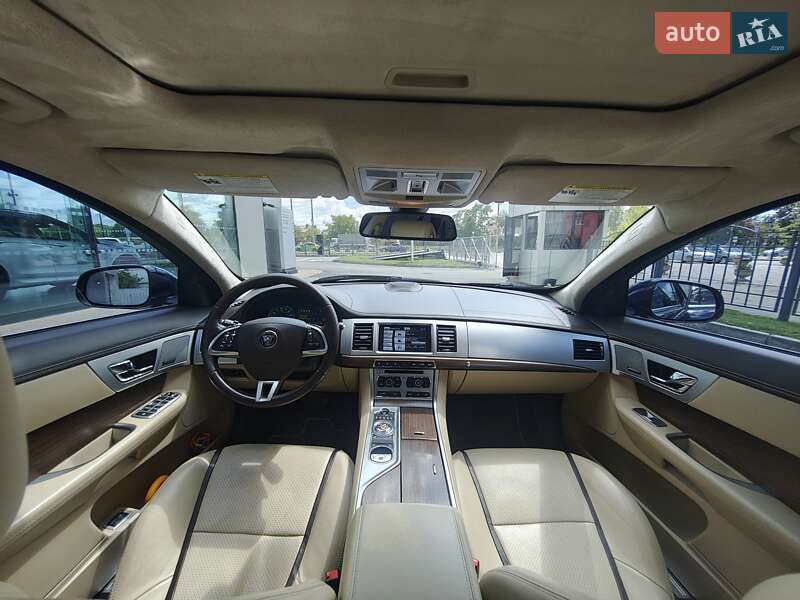Седан Jaguar XF 2015 в Харькове фото 37 Седан Jaguar XF 2015 в Харькове