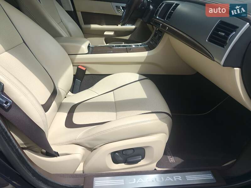 Седан Jaguar XF 2015 в Харькове фото 40 Седан Jaguar XF 2015 в Харькове