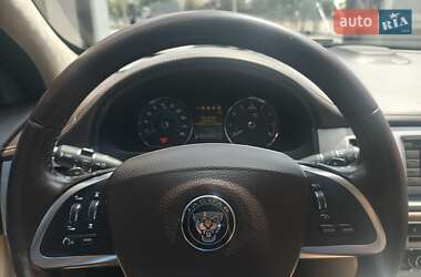 Седан Jaguar XF 2015 в 
