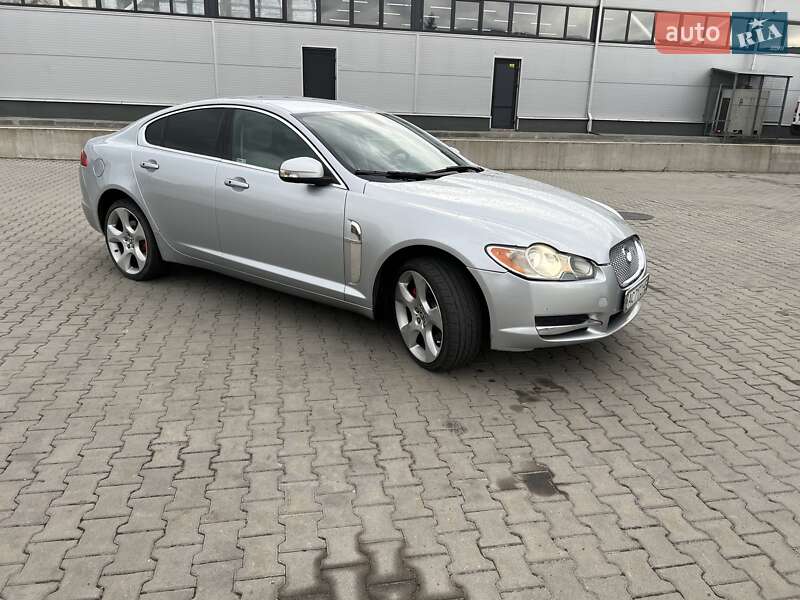 Седан Jaguar XF 2008 в 