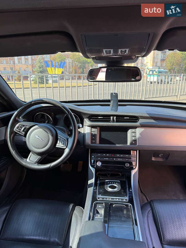 Седан Jaguar XF 2015 в Кривому Розі фото 22 Седан Jaguar XF 2015 в Кривому Розі
