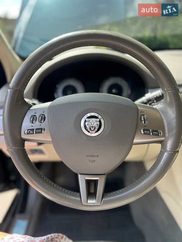 Седан Jaguar XF 2008 в Киеве