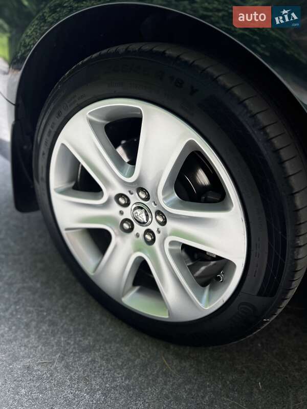 Седан Jaguar XF 2008 в Киеве