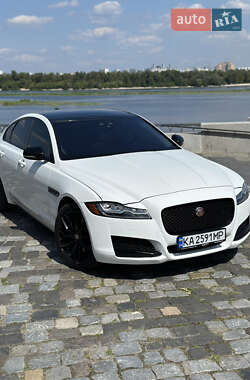 Седан Jaguar XF 2016 в Киеве
