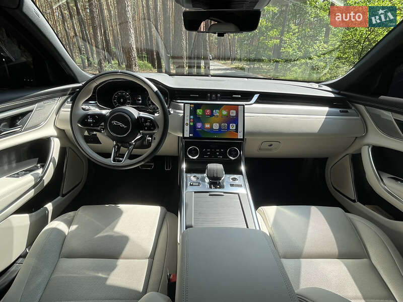 Седан Jaguar XF 2024 в Полтаве
