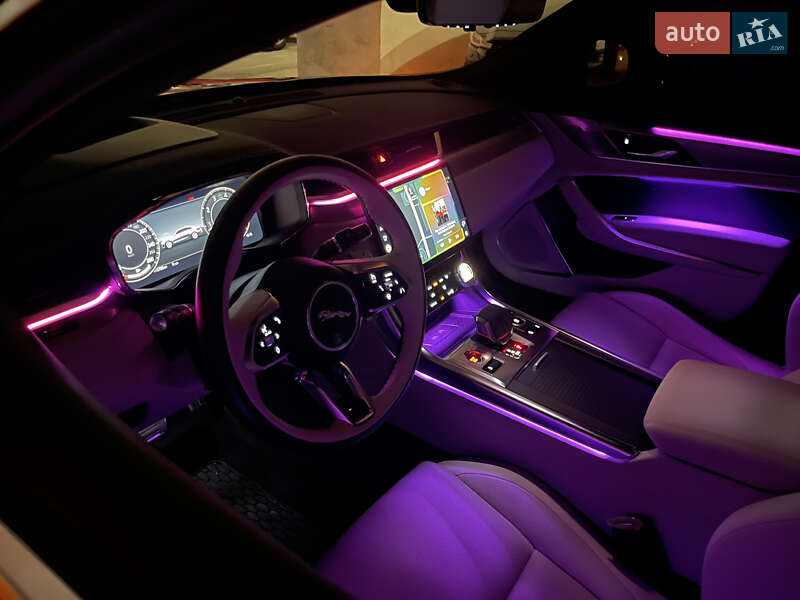 Седан Jaguar XF 2024 в Полтаве