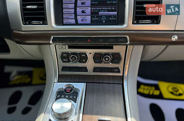 Седан Jaguar XF 2013 в 