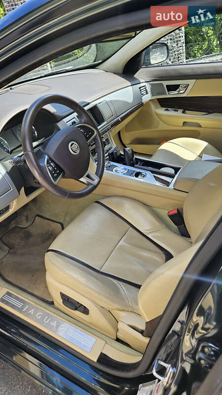 Седан Jaguar XF 2013 в Києві фото 13 Седан Jaguar XF 2013 в Києві