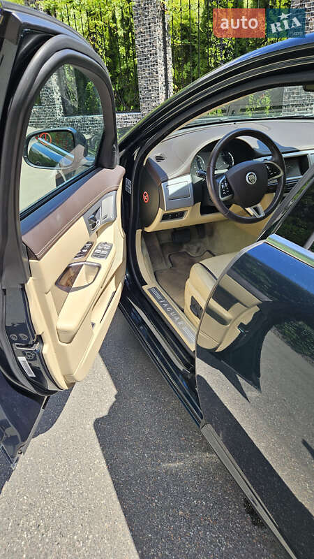 Седан Jaguar XF 2013 в Києві фото 14 Седан Jaguar XF 2013 в Києві