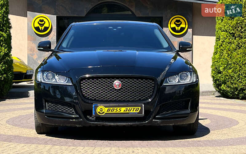 Седан Jaguar XF 2017 в Львове