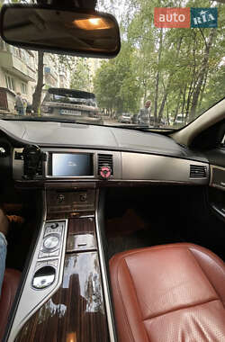 Седан Jaguar XF 2009 в 