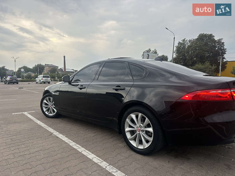 Седан Jaguar XF 2016 в Житомире