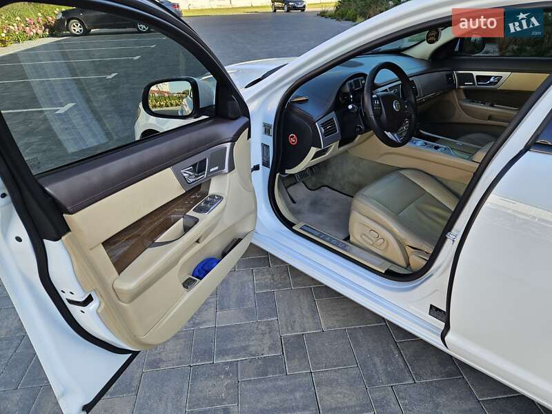 Седан Jaguar XF 2010 в Луцьку фото 7 Седан Jaguar XF 2010 в Луцьку